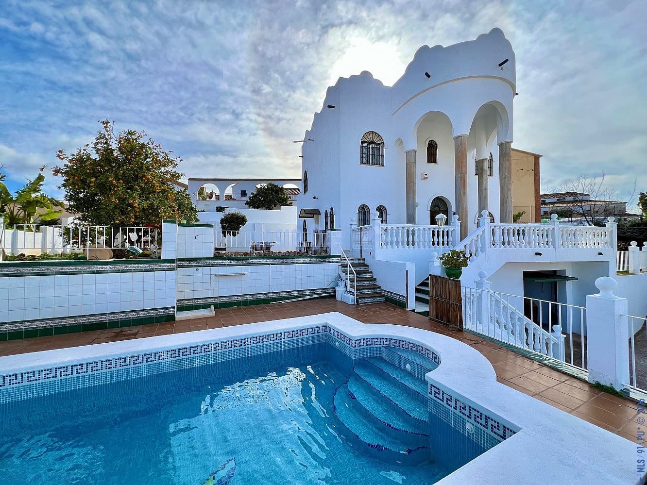 4 makuuhuone Huvila myytävänä paikassa Puerto de la Torre mukana uima-altaan - 898 000 € (Ref: 9751018)