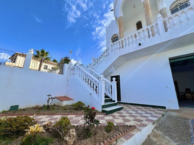 4 makuuhuone Huvila myytävänä paikassa Diseminado Dm P de la Torre, Málaga kaupunki mukana uima-altaan - 898 000 € (Ref: 9751018)