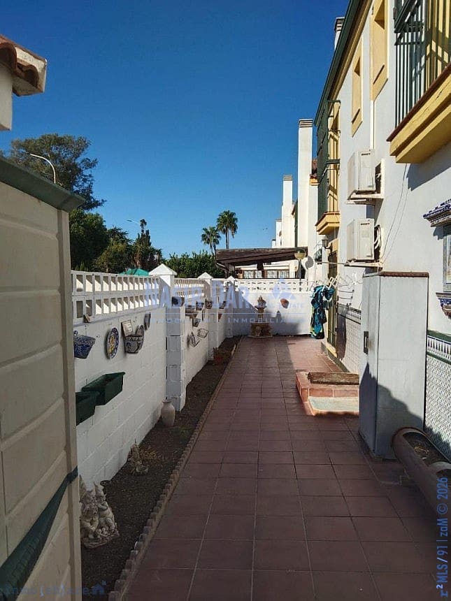 3 soverom Hus til salgs i Chilches med svømmebasseng - € 699 900 (Ref: 9751020)