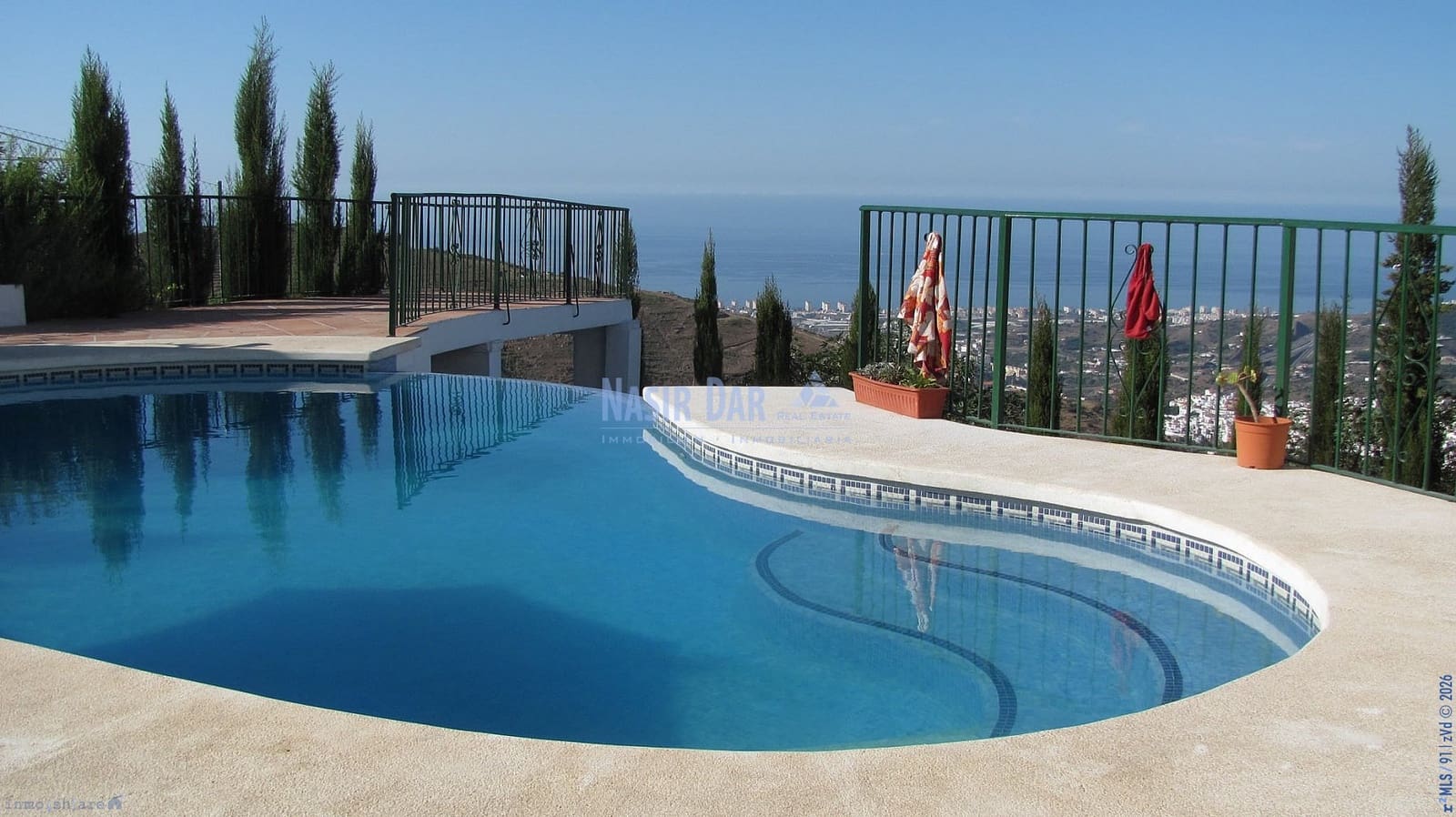 4 bedroom Townhouse for sale in Torrox with pool - € 850,000 (Ref: 9751021)