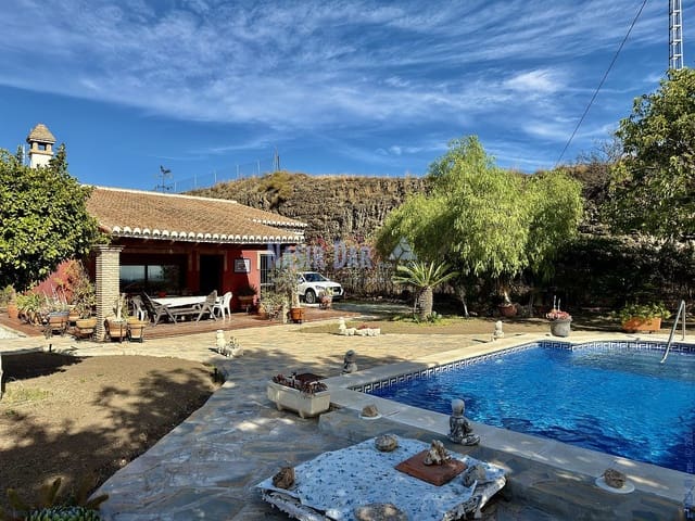 2 soverom Finca/Herregård til salgs i Benamocarra med svømmebasseng garasje - € 340 000 (Ref: 9751022)