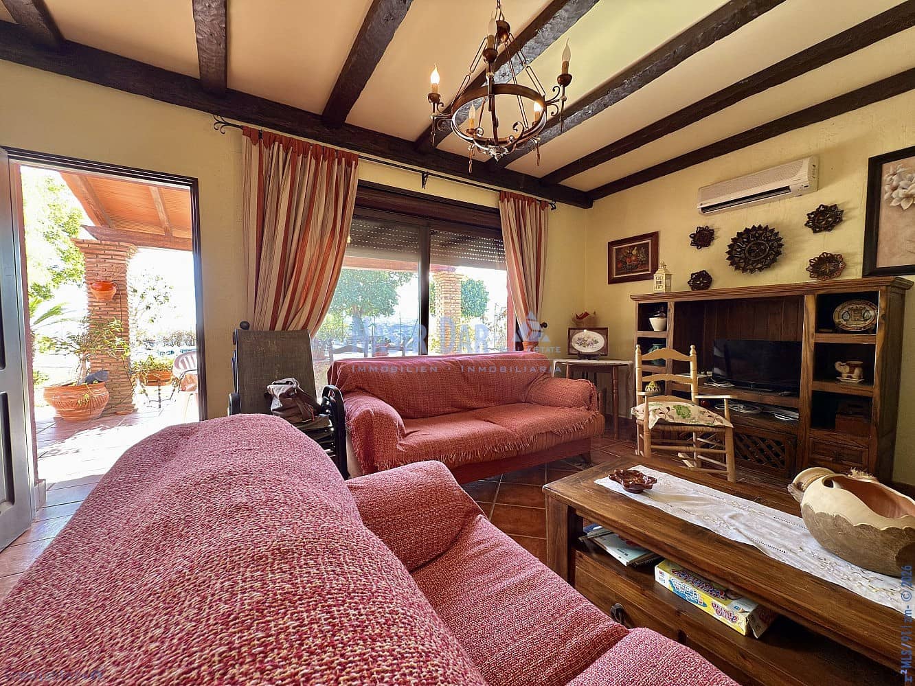 2 chambre Finca/Maison de Campagne à vendre à Benamocarra avec piscine garage - 340 000 € (Ref: 9751022)