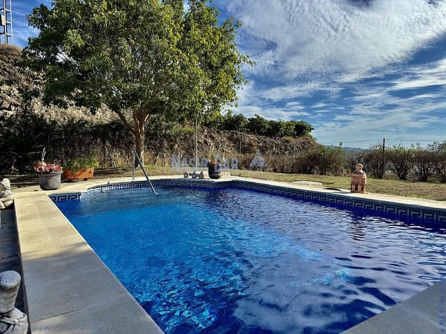 2 soverom Finca/Herregård til salgs i Benamocarra med svømmebasseng garasje - € 340 000 (Ref: 9751022)