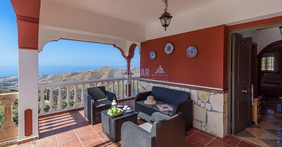 3 soveværelse Byhus til salg i Torrox med swimmingpool garage - € 420.000 (Ref: 9751024)