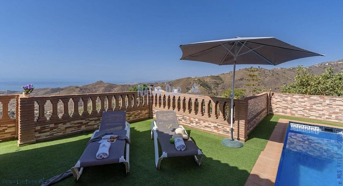 3 soveværelse Byhus til salg i Torrox med swimmingpool garage - € 420.000 (Ref: 9751024)