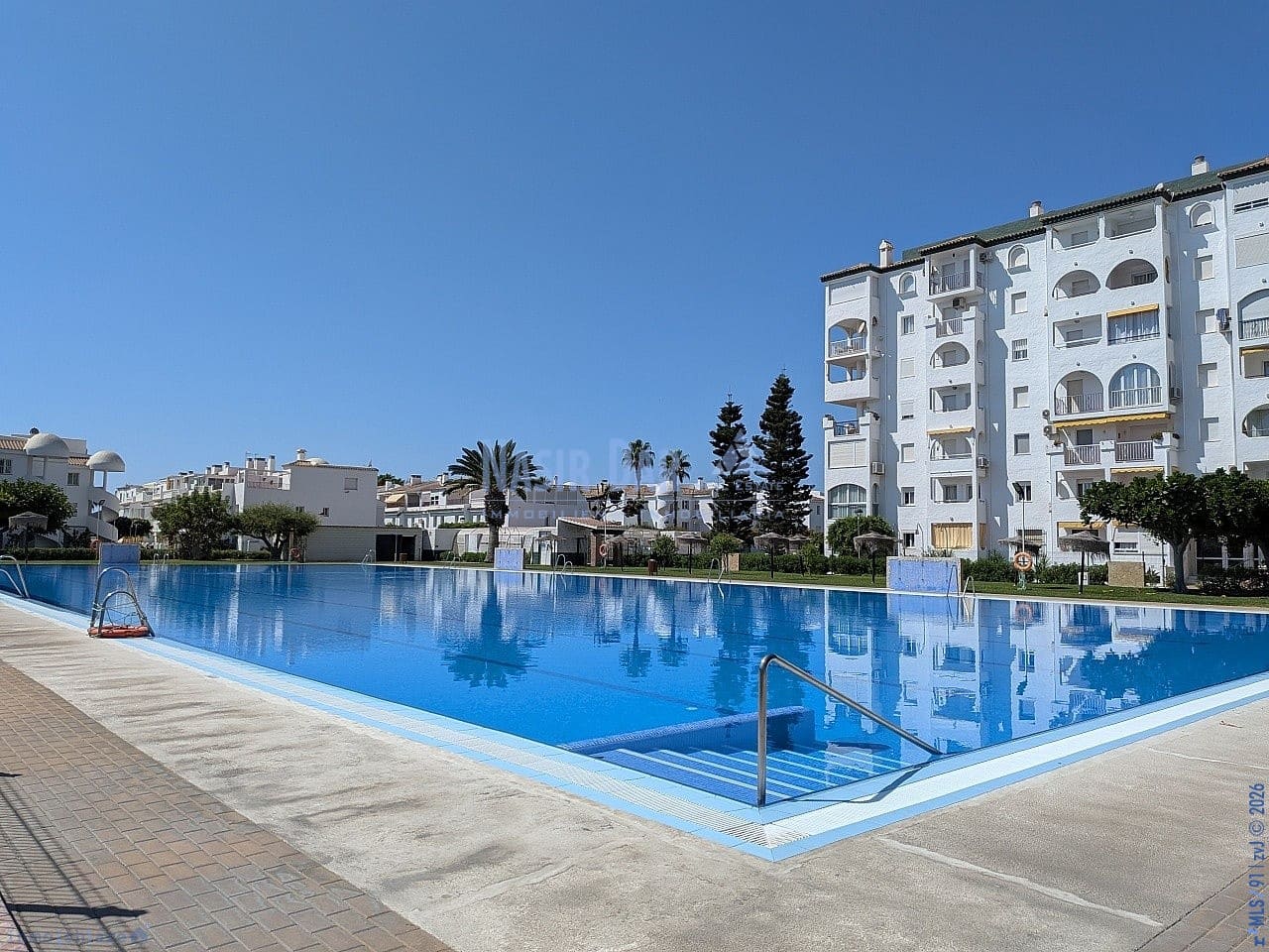 3 sovrum Hus till salu i Torrox-Costa med pool - 599 000 € (Ref: 9751027)