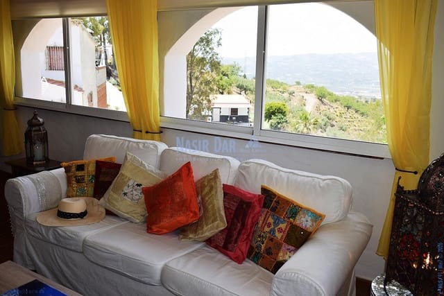 3 slaapkamer Villa te koop in Vélez-Málaga - € 195.000 (Ref: 9751030)