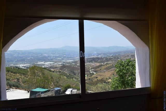 3 slaapkamer Villa te koop in Vélez-Málaga - € 195.000 (Ref: 9751030)