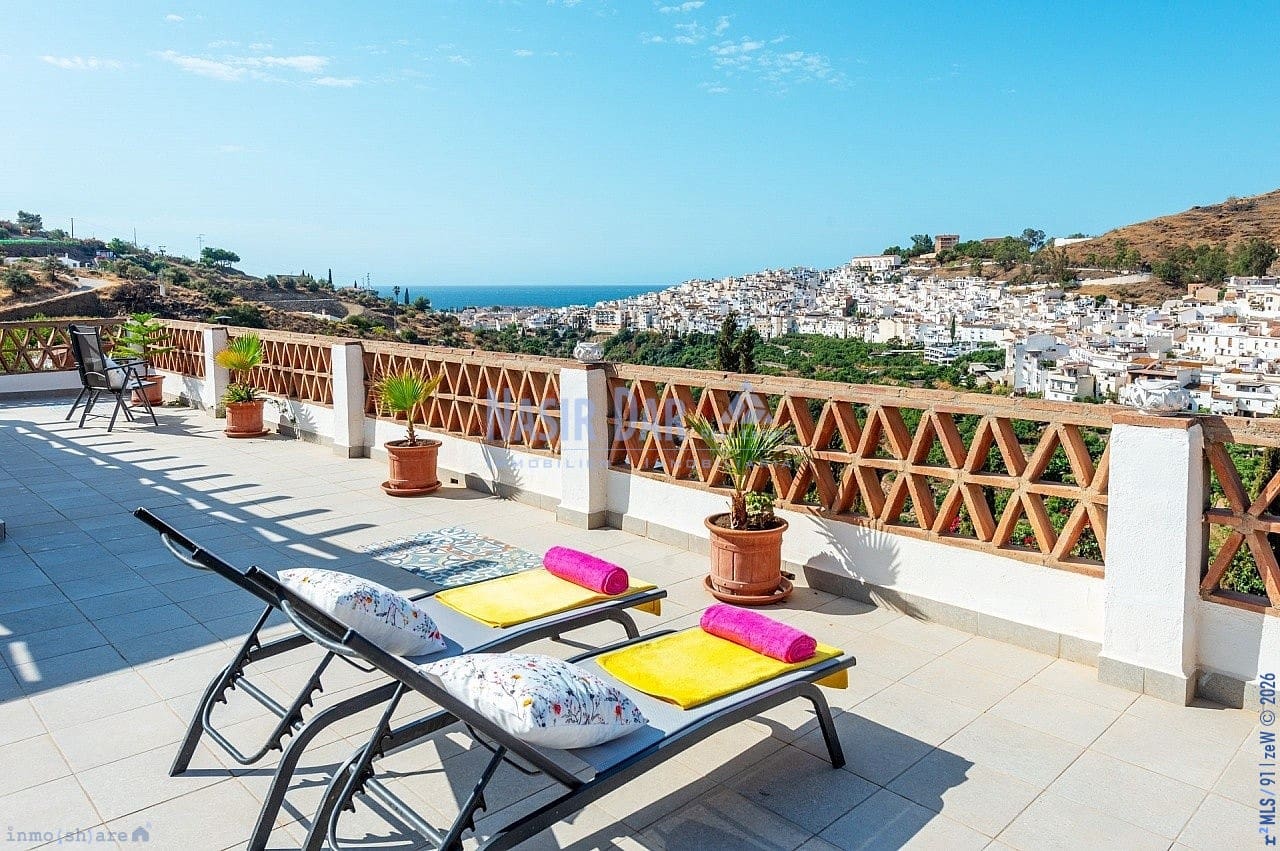 5 bedroom Townhouse for sale in Torrox with pool garage - € 650,000 (Ref: 9751032)