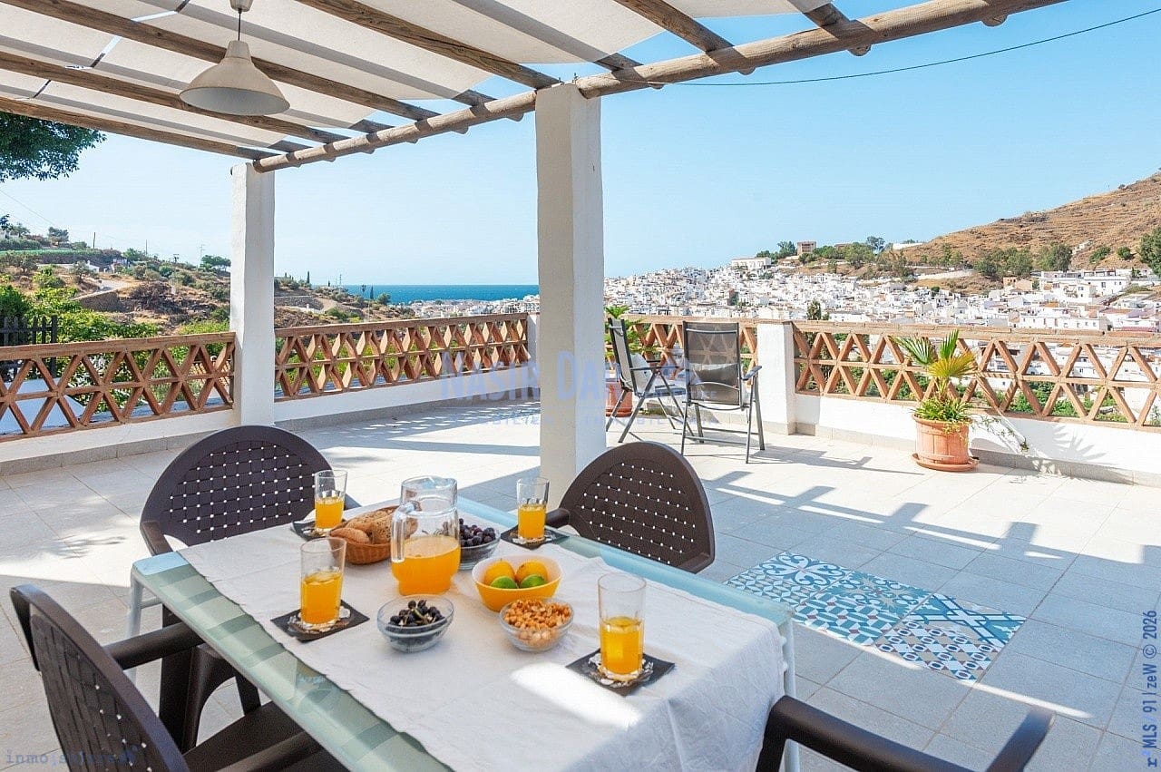 5 bedroom Townhouse for sale in Torrox with pool garage - € 650,000 (Ref: 9751032)