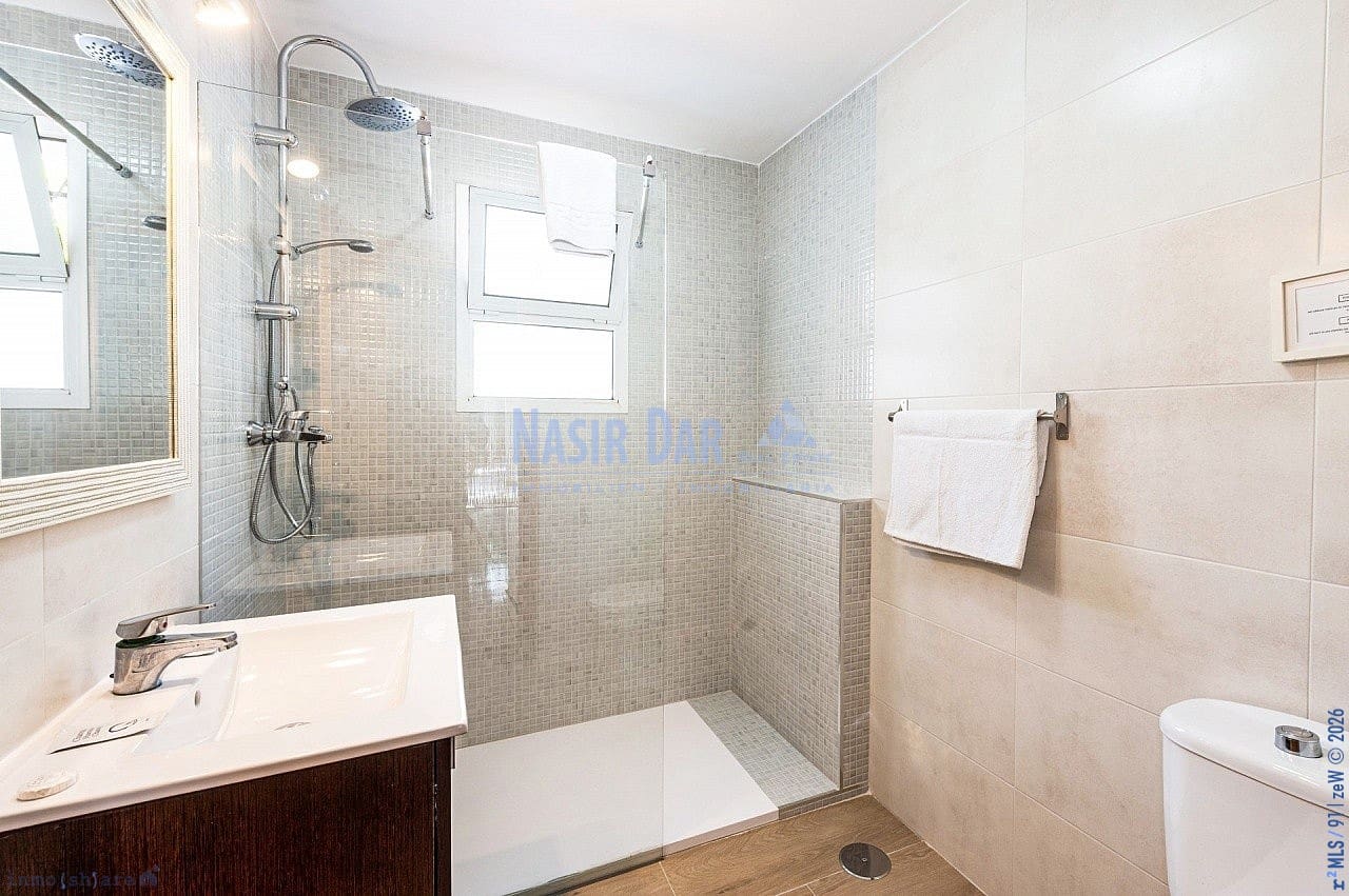 5 bedroom Townhouse for sale in Torrox with pool garage - € 650,000 (Ref: 9751032)