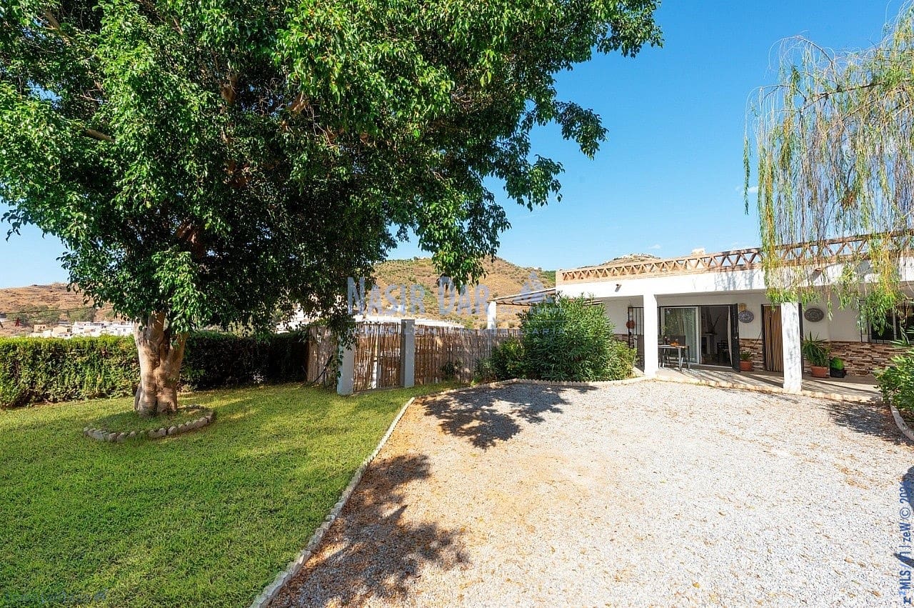 5 bedroom Townhouse for sale in Torrox with pool garage - € 650,000 (Ref: 9751032)