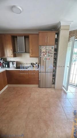 4 soveværelse Byhus til salg i Centro, Nerja med swimmingpool - € 465.000 (Ref: 9751034)