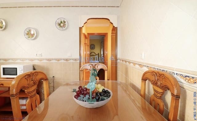 3 soverom Hus til salgs i Centro, Nerja med svømmebasseng garasje - € 449 000 (Ref: 9751035)