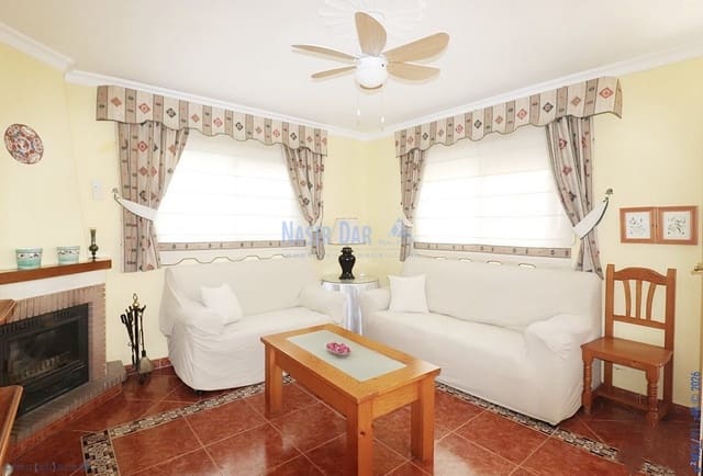 3 soverom Hus til salgs i Centro, Nerja med svømmebasseng garasje - € 449 000 (Ref: 9751035)