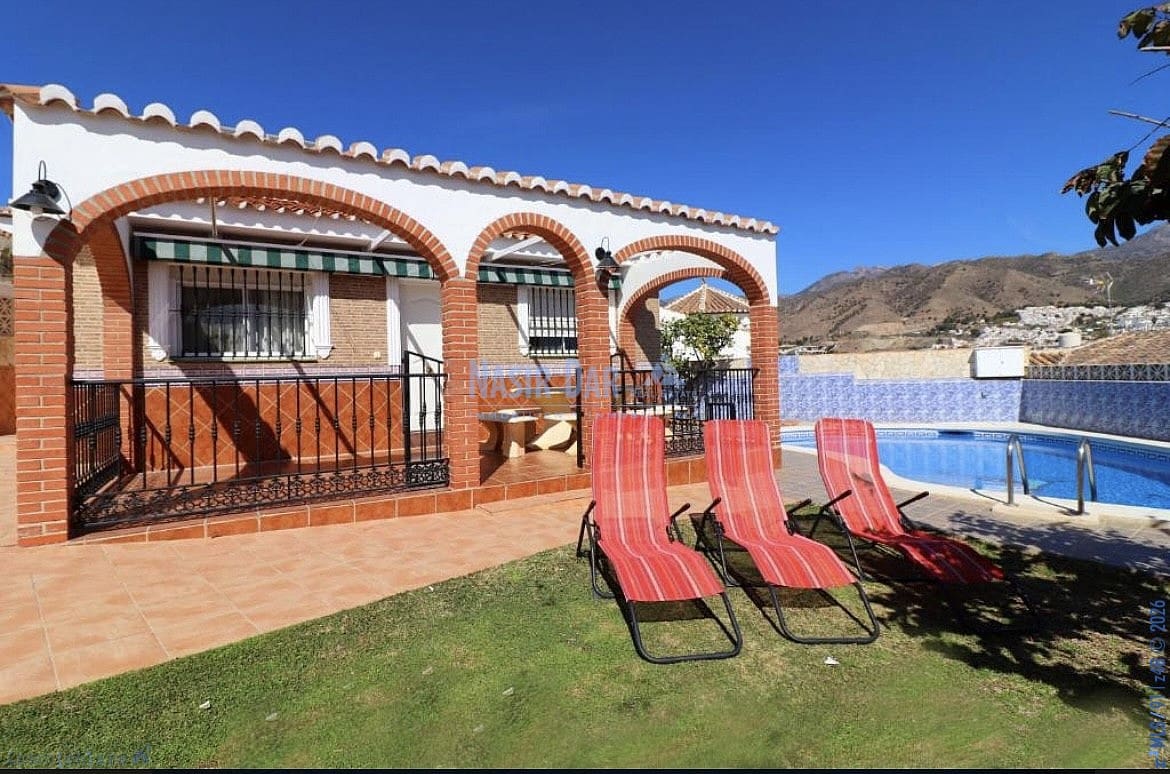 3 soverom Hus til salgs i Nerja med svømmebasseng garasje - € 449 000 (Ref: 9751035)