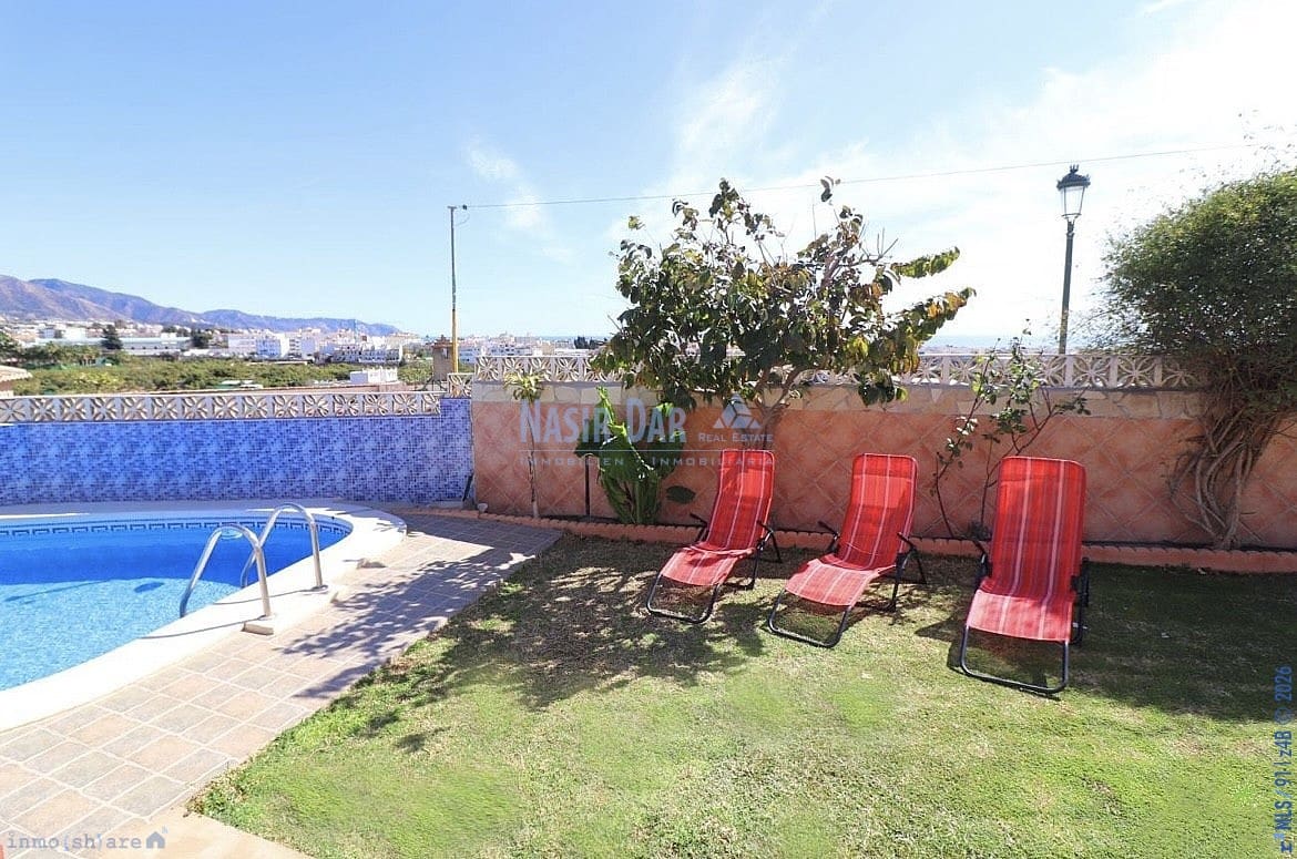 3 soverom Hus til salgs i Nerja med svømmebasseng garasje - € 449 000 (Ref: 9751035)