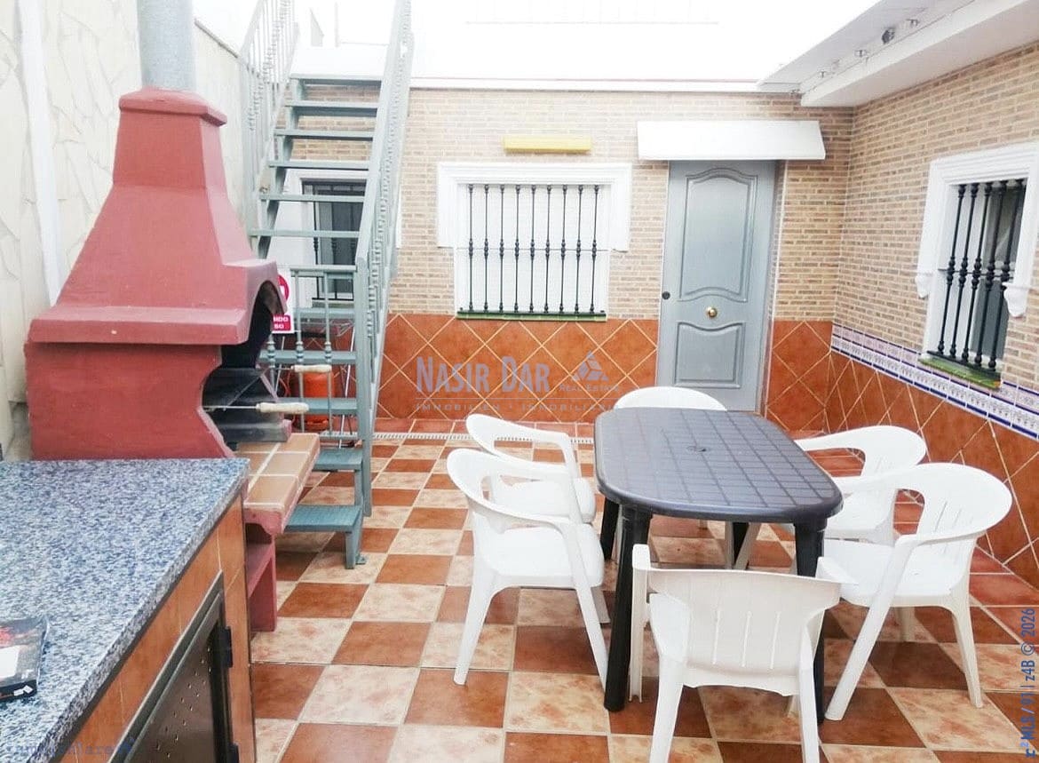 3 soverom Hus til salgs i Nerja med svømmebasseng garasje - € 449 000 (Ref: 9751035)