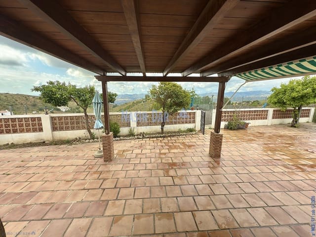 4 slaapkamer Villa te koop in Vélez-Málaga - € 325.000 (Ref: 9751045)