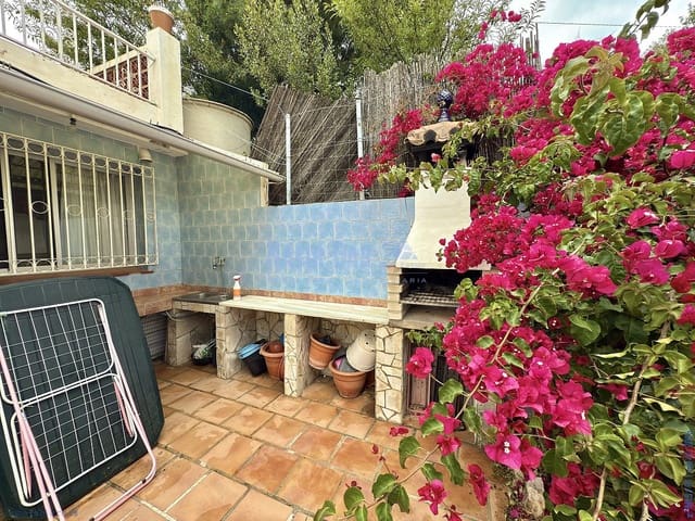 4 slaapkamer Villa te koop in Vélez-Málaga - € 325.000 (Ref: 9751045)