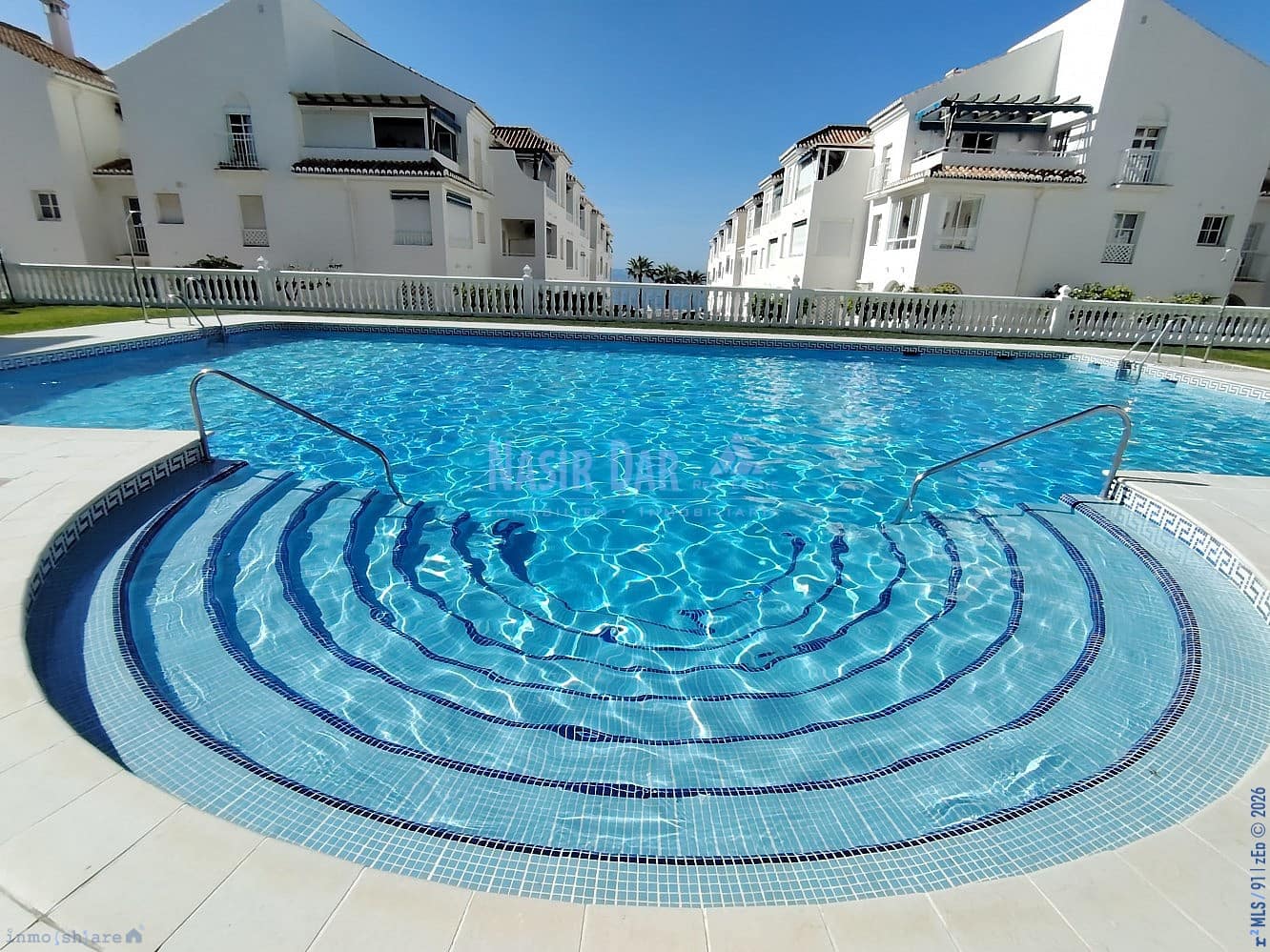 Apartamento de 2 habitaciones en Nerja en venta con piscina - 439.000 € (Ref: 9751047)