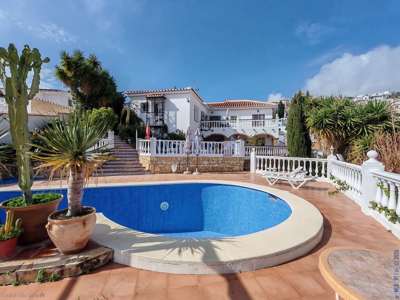 5 soveværelse Byhus til salg i Nerja med swimmingpool garage - € 1.095.000 (Ref: 9751052)