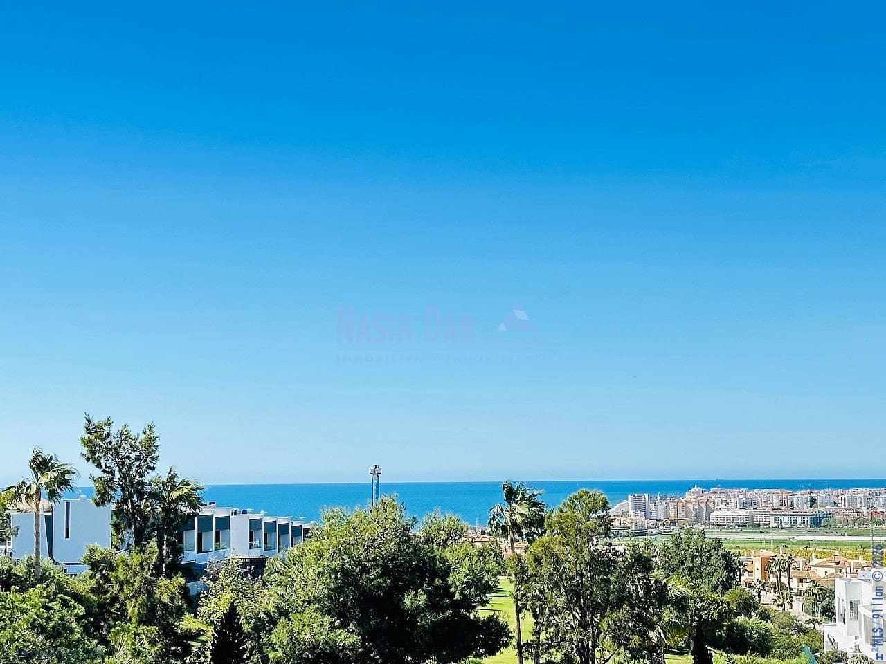 2 soveværelse Penthouse til salg i Velez-Malaga med swimmingpool - € 459.000 (Ref: 9751060)