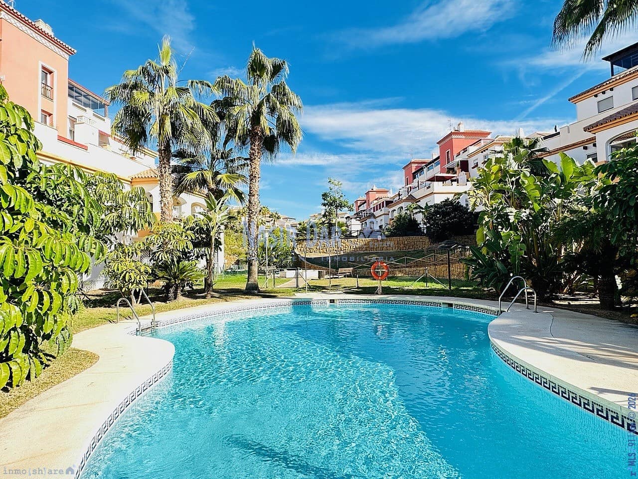 2 soveværelse Penthouse til salg i Velez-Malaga med swimmingpool - € 459.000 (Ref: 9751060)