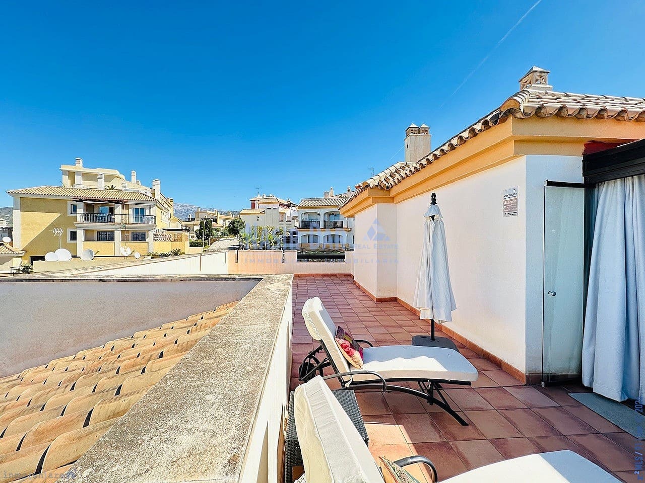 2 soveværelse Penthouse til salg i Velez-Malaga med swimmingpool - € 459.000 (Ref: 9751060)