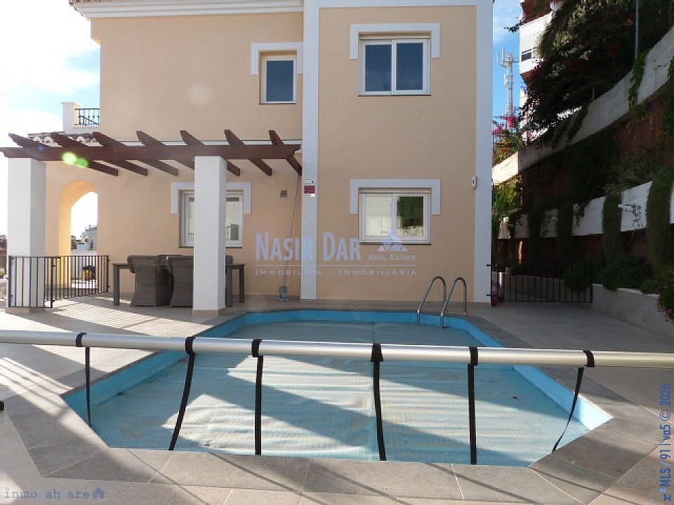 4 chambre Villa/Maison à vendre à Torrox-Costa avec piscine - 650 000 € (Ref: 9751063)