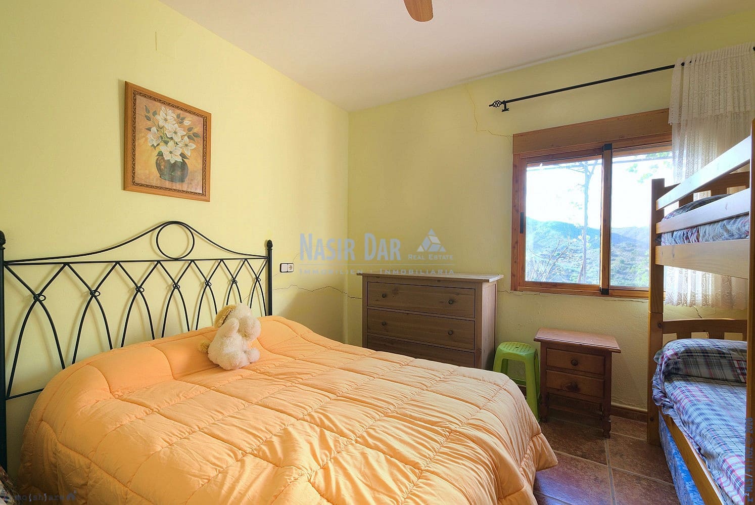 3 bedroom Villa for sale in Comares with pool - € 300,000 (Ref: 9751065)