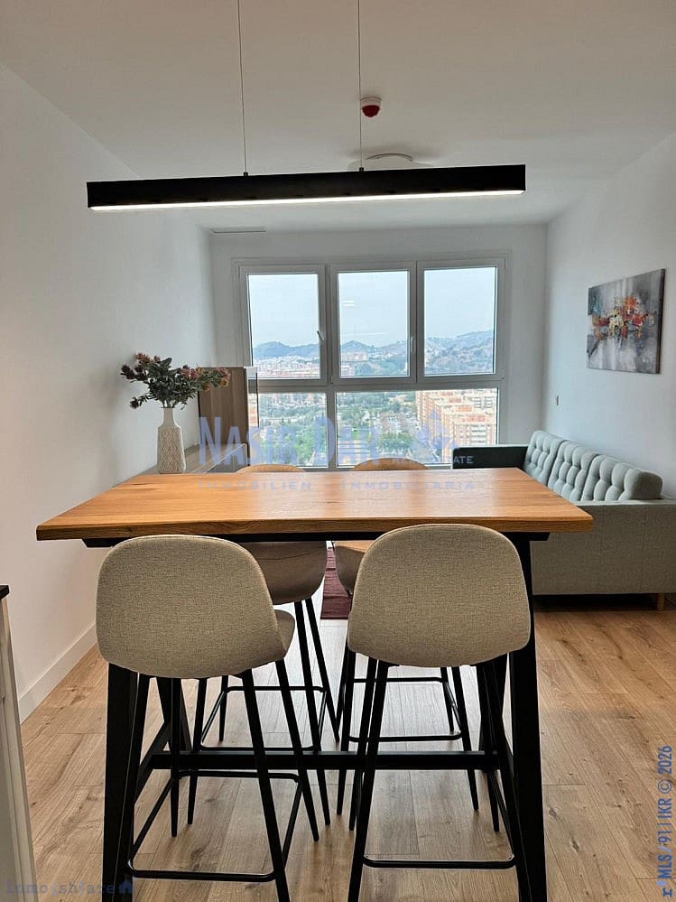 2 soverom Leilighet til salgs i Malaga by med svømmebasseng garasje - € 475 000 (Ref: 9751067)