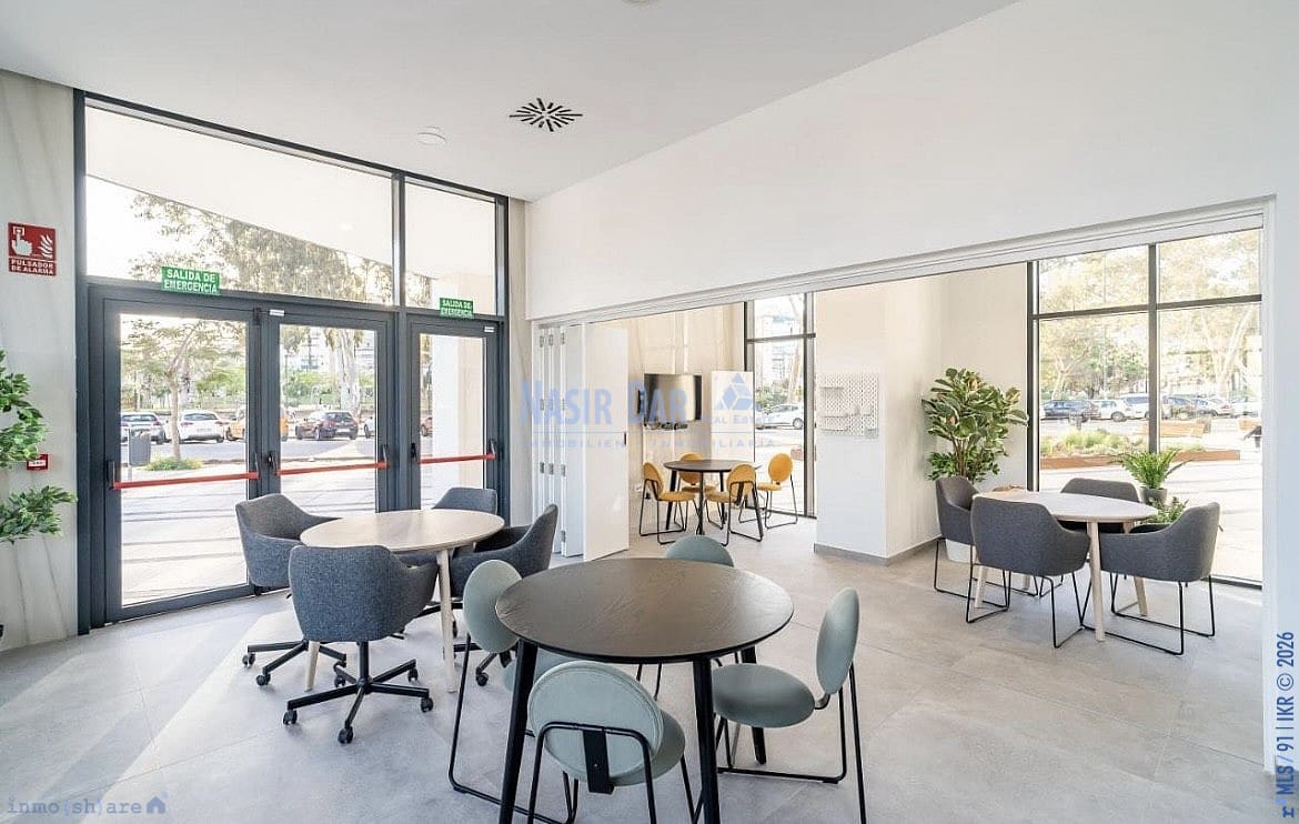 2 soverom Leilighet til salgs i Malaga by med svømmebasseng garasje - € 475 000 (Ref: 9751067)