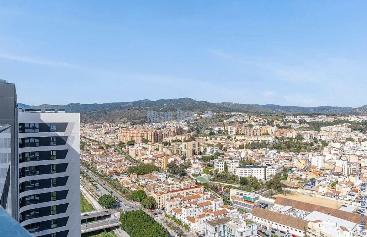 2 soverom Leilighet til salgs i Malaga by med svømmebasseng garasje - € 475 000 (Ref: 9751067)