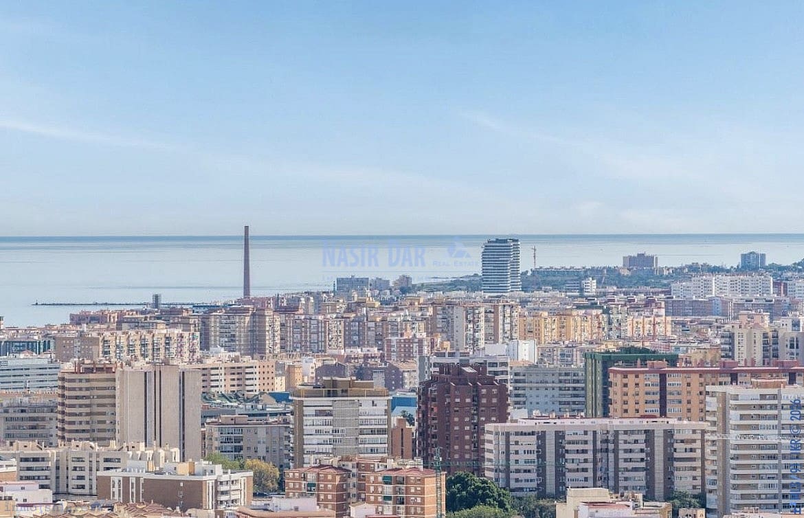 2 soverom Leilighet til salgs i Malaga by med svømmebasseng garasje - € 475 000 (Ref: 9751067)