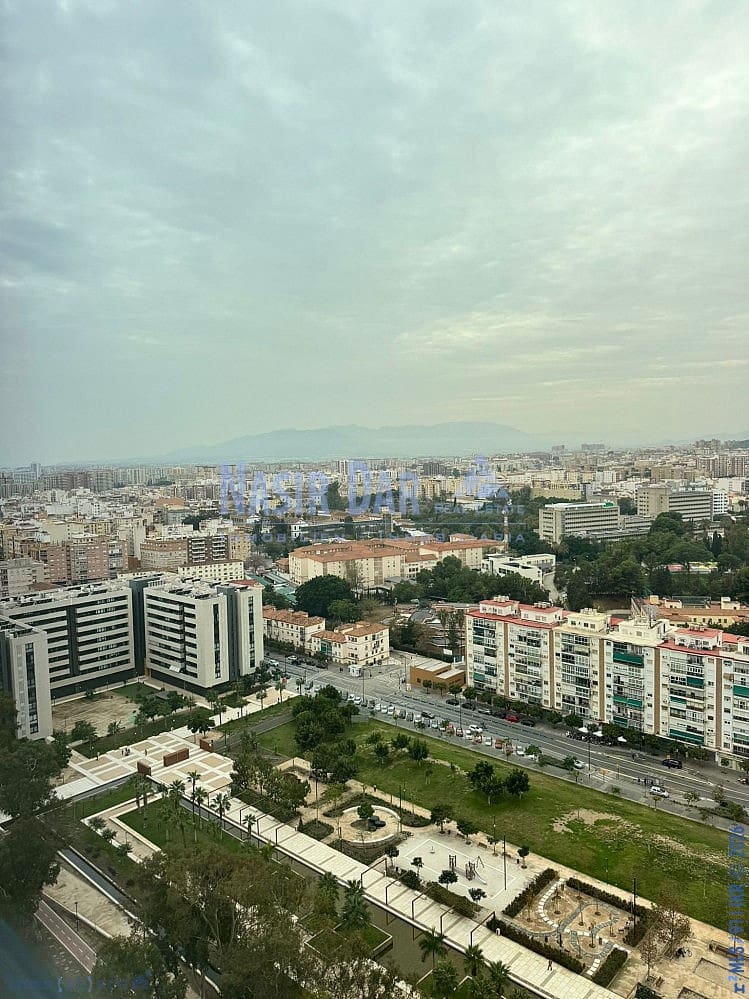 2 soverom Leilighet til salgs i Malaga by med svømmebasseng garasje - € 475 000 (Ref: 9751067)