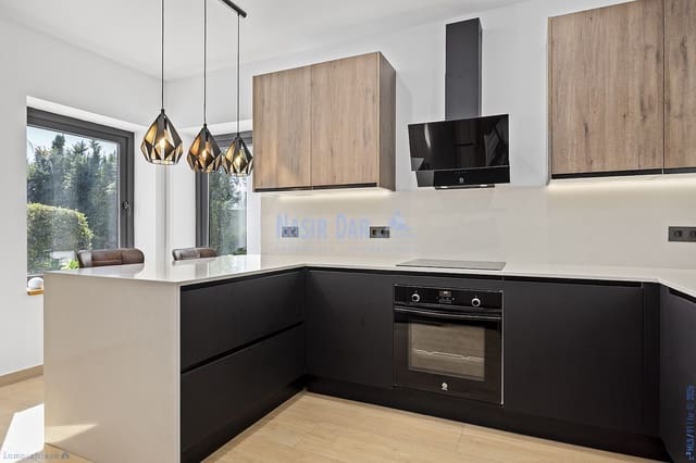 5 makuuhuone Omakotitalo myytävänä paikassa Benahavís pueblo, Benahavís mukana uima-altaan 
autotalli - 2 160 000 € (Ref: 9751070)