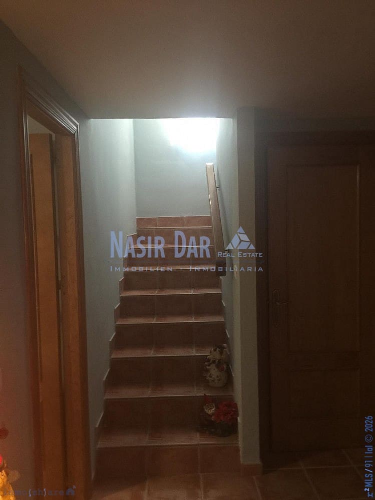 5 quarto Casa em Banda para venda em Nerja com piscina - 750 000 € (Ref: 9751071)