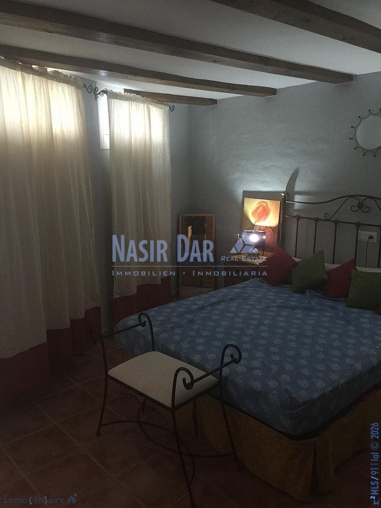 5 quarto Casa em Banda para venda em Nerja com piscina - 750 000 € (Ref: 9751071)