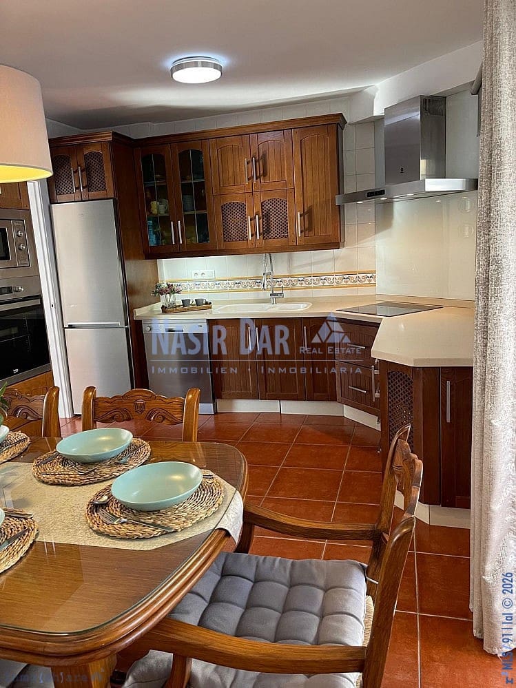 5 quarto Casa em Banda para venda em Nerja com piscina - 750 000 € (Ref: 9751071)