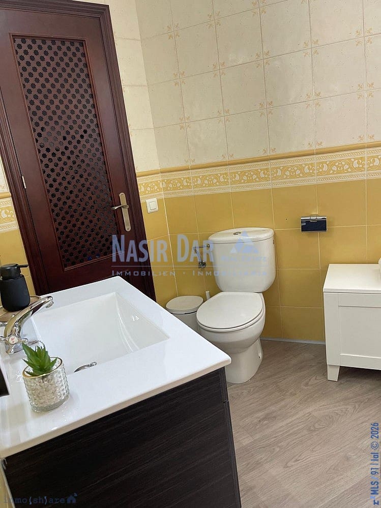 5 quarto Casa em Banda para venda em Nerja com piscina - 750 000 € (Ref: 9751071)