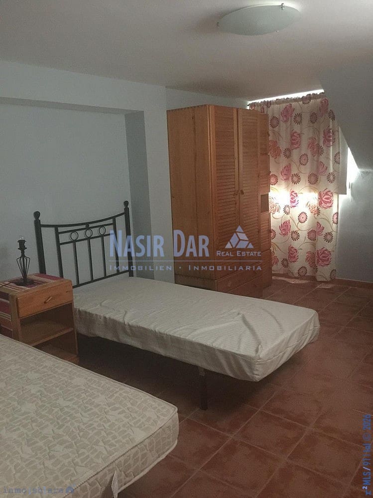 5 quarto Casa em Banda para venda em Nerja com piscina - 750 000 € (Ref: 9751071)