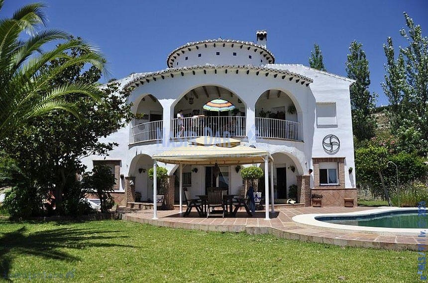 6 bedroom Townhouse for sale in Vinuela with pool garage - € 820,000 (Ref: 9751072)