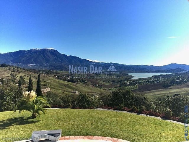 6 sypialnia Dom na sprzedaż w Viñuela z basenem garażem - 820 000 € (Ref: 9751072)