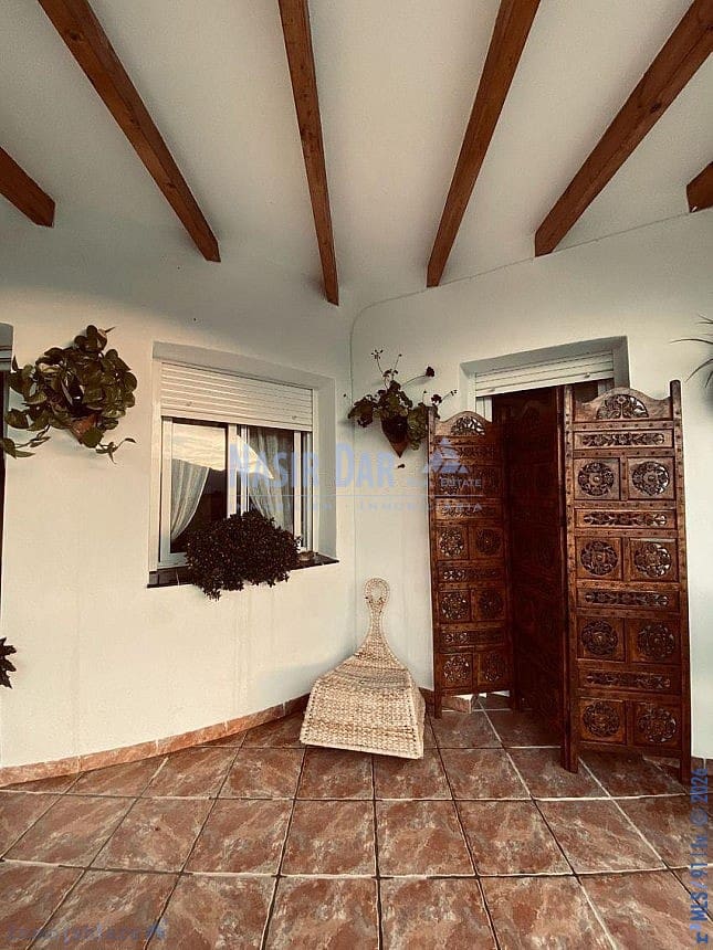 6 bedroom Townhouse for sale in Vinuela with pool garage - € 820,000 (Ref: 9751072)