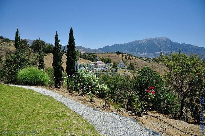 6 bedroom Townhouse for sale in Vinuela with pool garage - € 820,000 (Ref: 9751072)