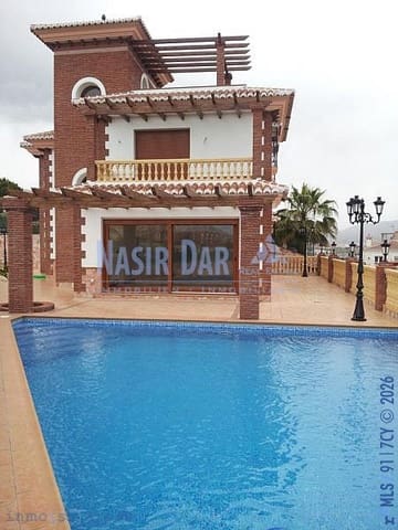 3 makuuhuone Huvila myytävänä paikassa Torre del Mar, Vélez-Málaga mukana uima-altaan - 775 000 € (Ref: 9802611)