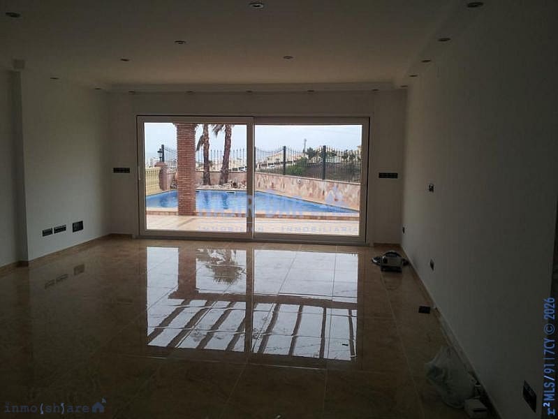 3 makuuhuone Huvila myytävänä paikassa Torre del Mar mukana uima-altaan - 775 000 € (Ref: 9802611)