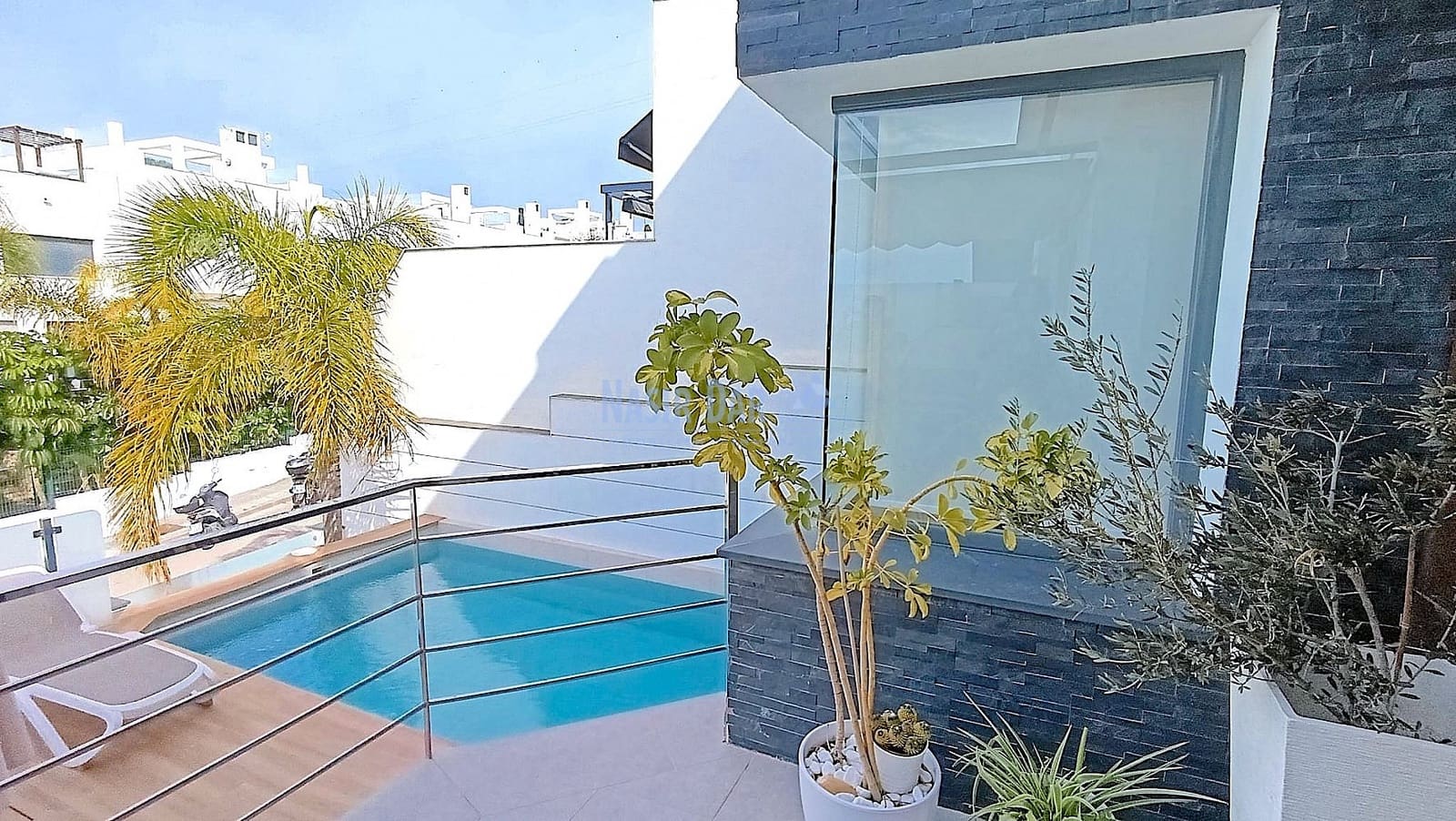 4 sypialnia Dom szeregowy na sprzedaż w Nerja z basenem - 780 000 € (Ref: 9816372)