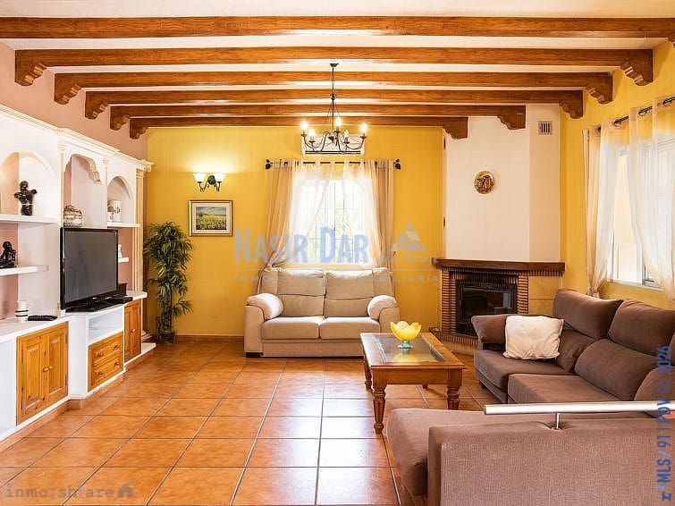 4 Zimmer Villa zu verkaufen in Nerja mit Pool Garage - 850.000 € (Ref: 9938695)